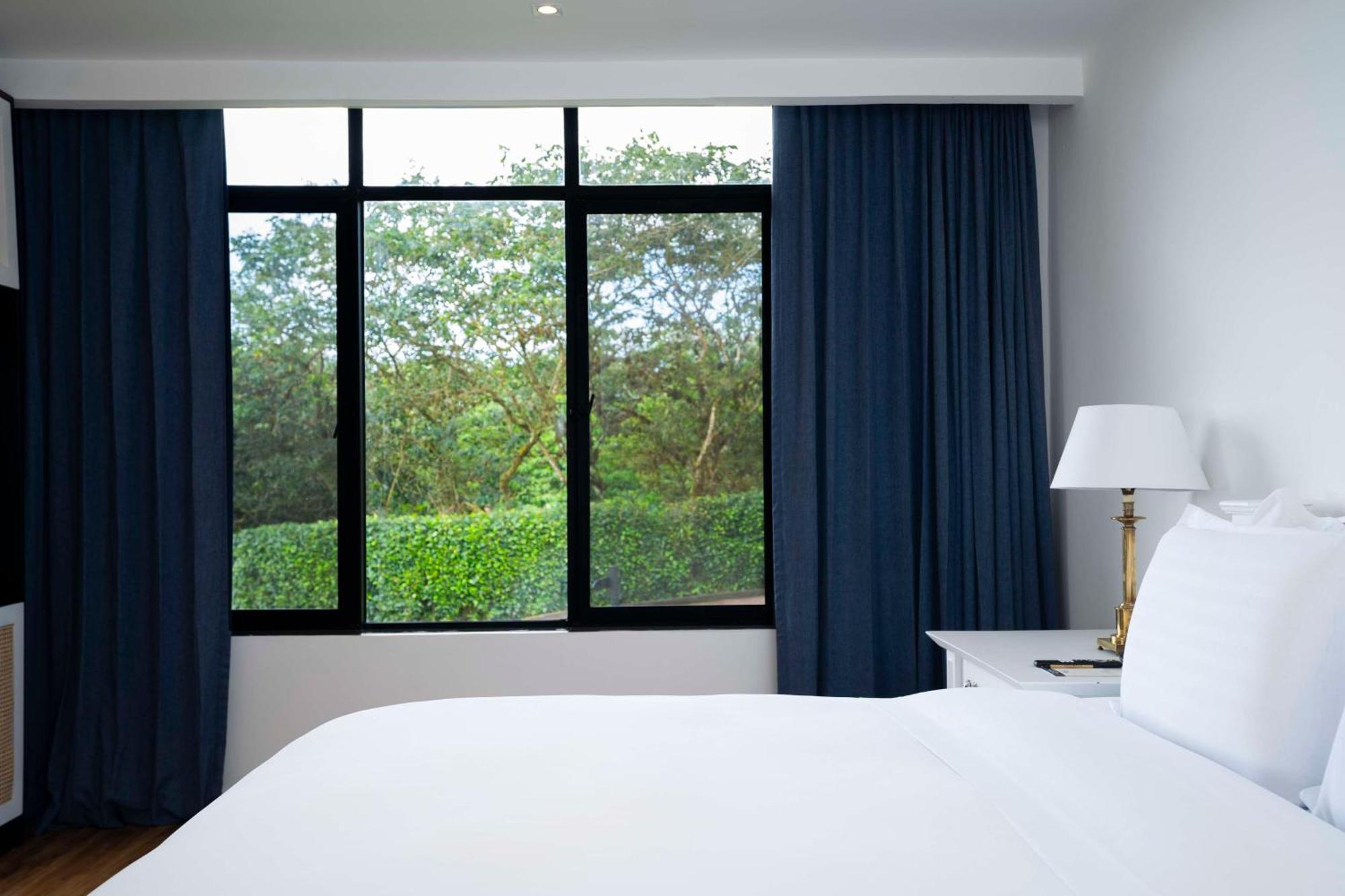 Royal Palm Galapagos, Curio Collection Hotel By Hilton Bellavista  Exterior photo