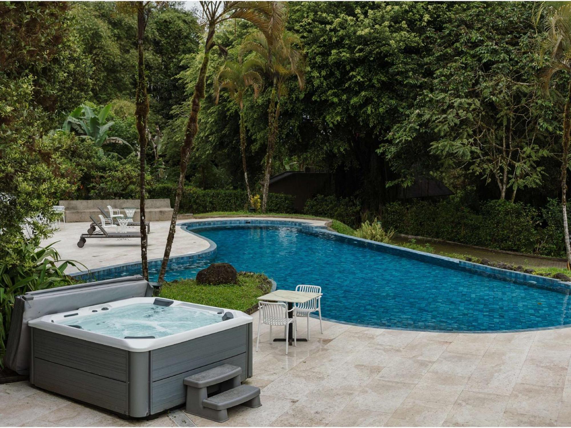 Royal Palm Galapagos, Curio Collection Hotel By Hilton Bellavista  Exterior photo