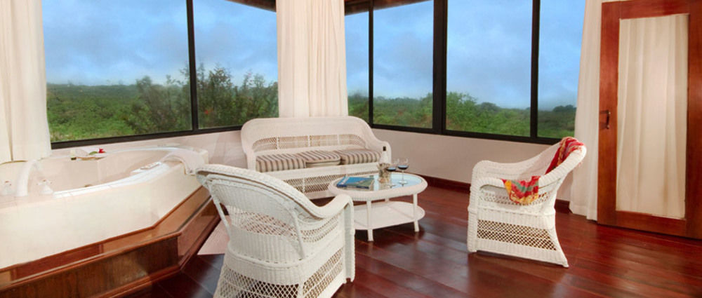 Royal Palm Galapagos, Curio Collection Hotel By Hilton Bellavista  Exterior photo